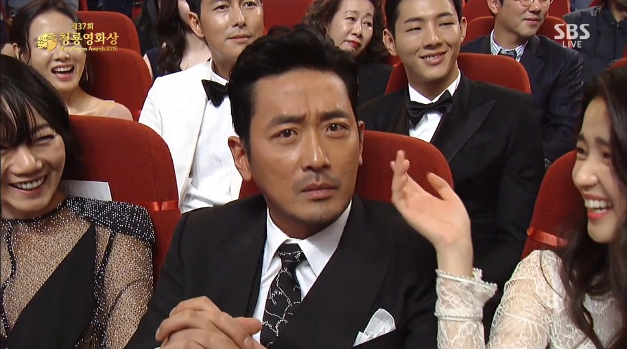 하정우, 박보영에 제스처로 보인 항변 “나 무쌍 아닌데?” | 인스티즈