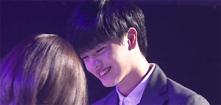 조이에게 노래 불러주는 육성재.swf | 인스티즈