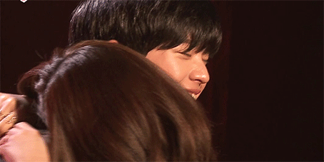 조이에게 노래 불러주는 육성재.swf | 인스티즈