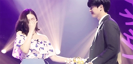 조이에게 노래 불러주는 육성재.swf | 인스티즈