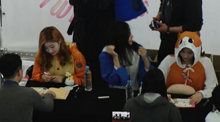 팬싸 테러??? 트와이스 미나 전범기 모자 사건 요약 (Feat. 트와이스 매니저의 역대급 세이브) | 인스티즈