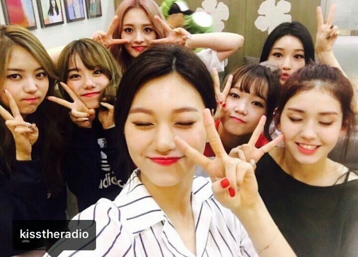 전에는 생각하면 기분이 좋아졌었는데 요즘은 생각하면 우울한 아이돌그룹 | 인스티즈