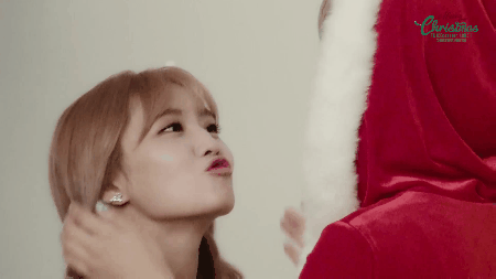 정연이한테 뽀뽀하는 모모 | 인스티즈