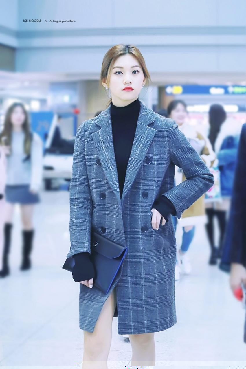 "2017년 이끌 패셔니스타"보그가 극찬한 아이오아이 김도연 | 인스티즈