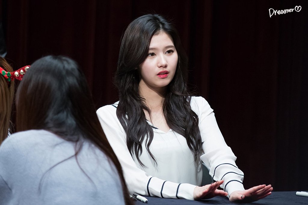 [트와이스] 팬들이 사나를 칭찬하는 이유.. ㅋㅋ | 인스티즈