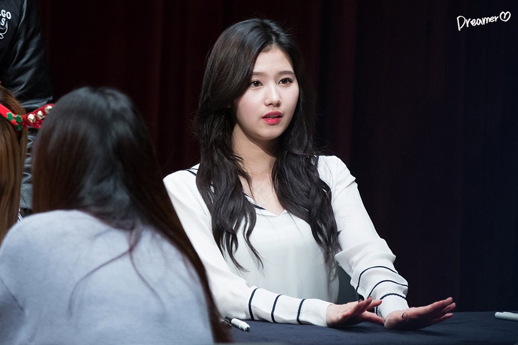 [트와이스] 팬들이 사나를 칭찬하는 이유.. ㅋㅋ | 인스티즈