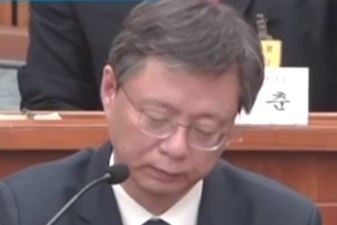 우병우 어린이 자세교육시키는 김성태 | 인스티즈