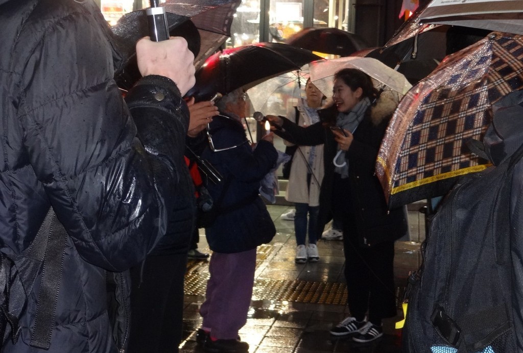 2016년 12월 26일, 비 내리는 서면의 월요일 밤거리 풍경 | 인스티즈