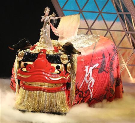 엄!!청!!나게 화려한 무대의상으로 유명한 일본의 여성 가수 | 인스티즈