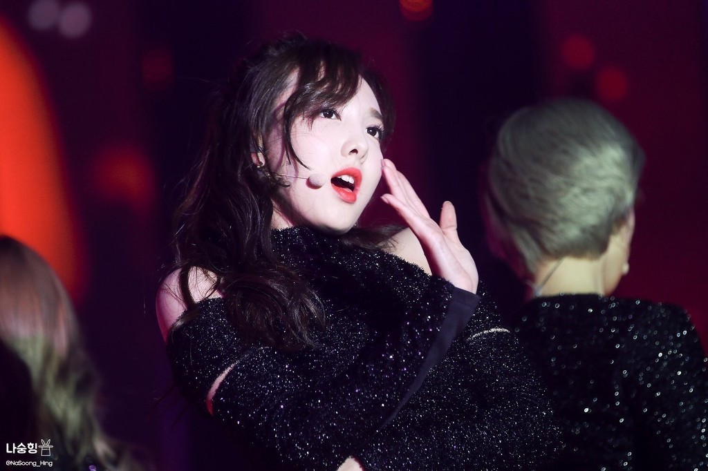 Sexy한 나연이 ㅋ 161226 스브스 가요대전 | 인스티즈