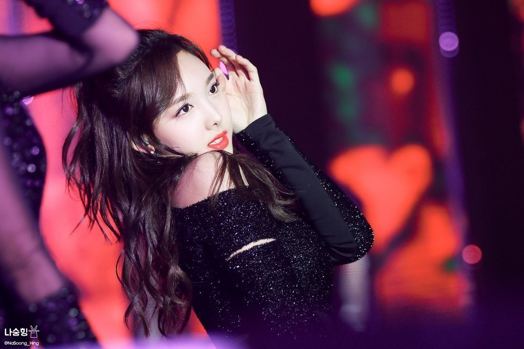Sexy한 나연이 ㅋ 161226 스브스 가요대전 | 인스티즈