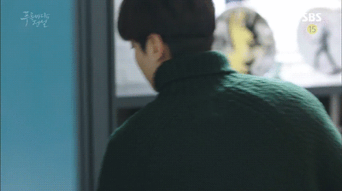 [푸른바다의전설] 인간 남친이랑 싸우는 인어.gif (feat. 지만 잘생긴줄 알고) | 인스티즈