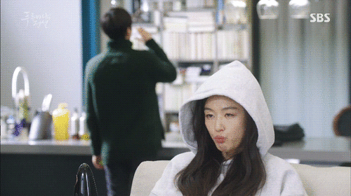 [푸른바다의전설] 인간 남친이랑 싸우는 인어.gif (feat. 지만 잘생긴줄 알고) | 인스티즈