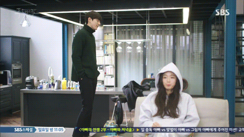 [푸른바다의전설] 인간 남친이랑 싸우는 인어.gif (feat. 지만 잘생긴줄 알고) | 인스티즈