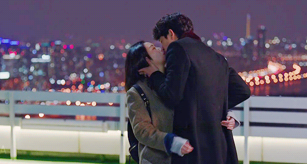 [도깨비] 오늘자 키스신.swf | 인스티즈