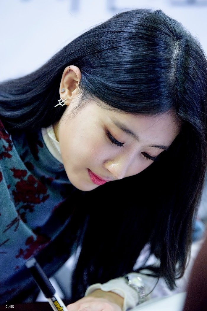 겨울 산에 간 문현아 | 인스티즈