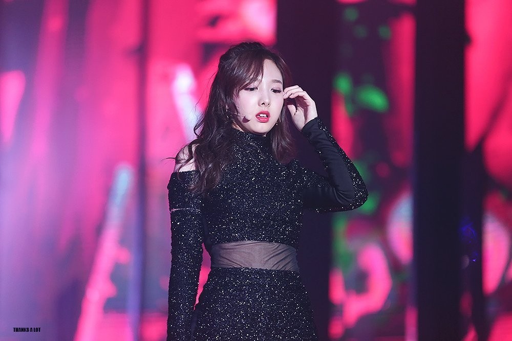 Sexy한 나연이 ㅋ 161226 스브스 가요대전 | 인스티즈