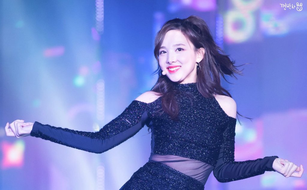 Sexy한 나연이 ㅋ 161226 스브스 가요대전 | 인스티즈