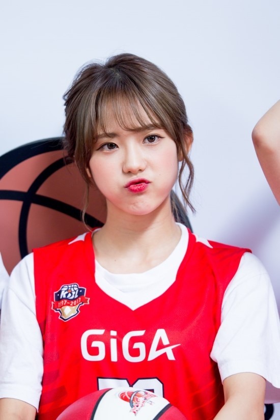 꽃길만 걷게 해주고 싶은 두 걸그룹 | 인스티즈