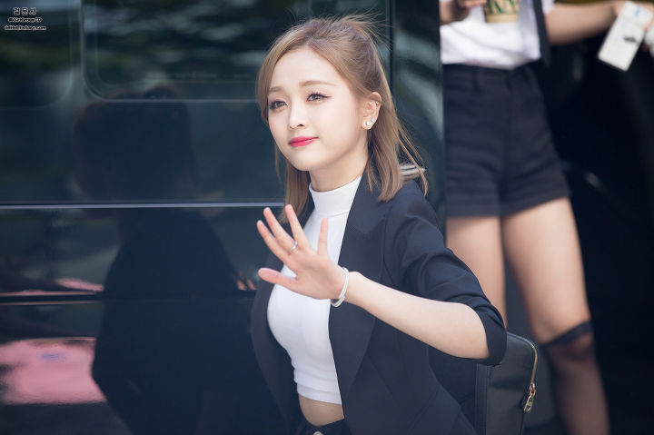 꽃길만 걷게 해주고 싶은 두 걸그룹 | 인스티즈