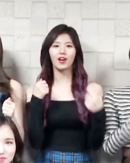 [트와이스] 시키면 잘 못하는데 평소엔 애교가 넘치는 사나 | 인스티즈