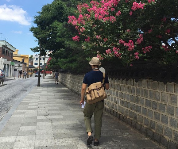 아메리칸 캐쥬얼을 추구하는 사람들에겐 필수템이나 다름없는 가방 | 인스티즈