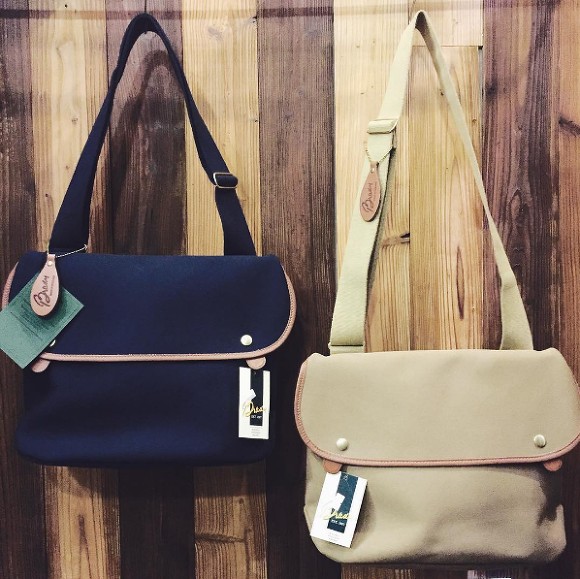 아메리칸 캐쥬얼을 추구하는 사람들에겐 필수템이나 다름없는 가방 | 인스티즈