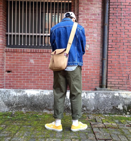 아메리칸 캐쥬얼을 추구하는 사람들에겐 필수템이나 다름없는 가방 | 인스티즈