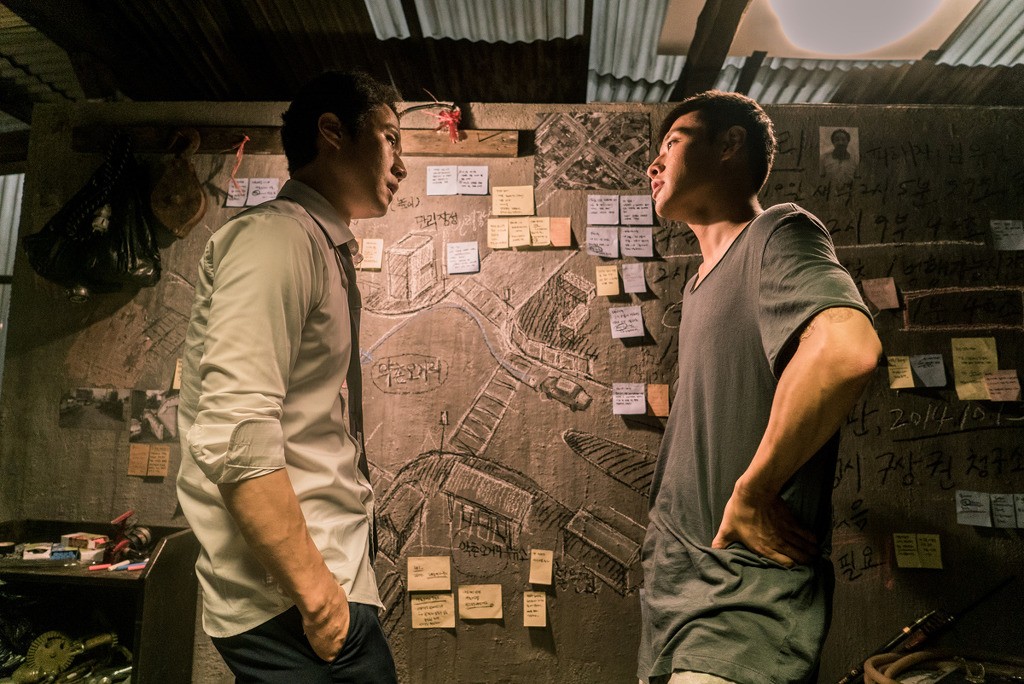 약촌오거리 살인사건을 영화로 재구성한 "재심"2월 16일 개봉 | 인스티즈