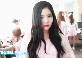 [구구단] 미나한테 먹을 걸로 장난쳤을 때 나오는 표정.gif | 인스티즈