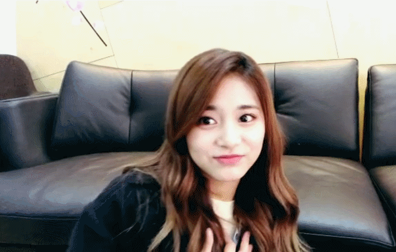 [twice] 영화제목 말했더니 통성명 하는 쯔위.swf | 인스티즈