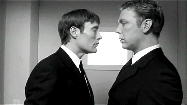 영상보다 너무 찐해서 놀라서 가지고 온 한니발 아저씨 나오는 께이 영화 키스씬 | 인스티즈