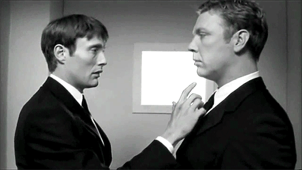 영상보다 너무 찐해서 놀라서 가지고 온 한니발 아저씨 나오는 께이 영화 키스씬 | 인스티즈