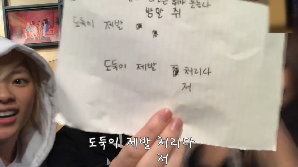 [트와이스] 외국인멤버 모모vs쯔위 한국어 받아쓰기 대결 | 인스티즈