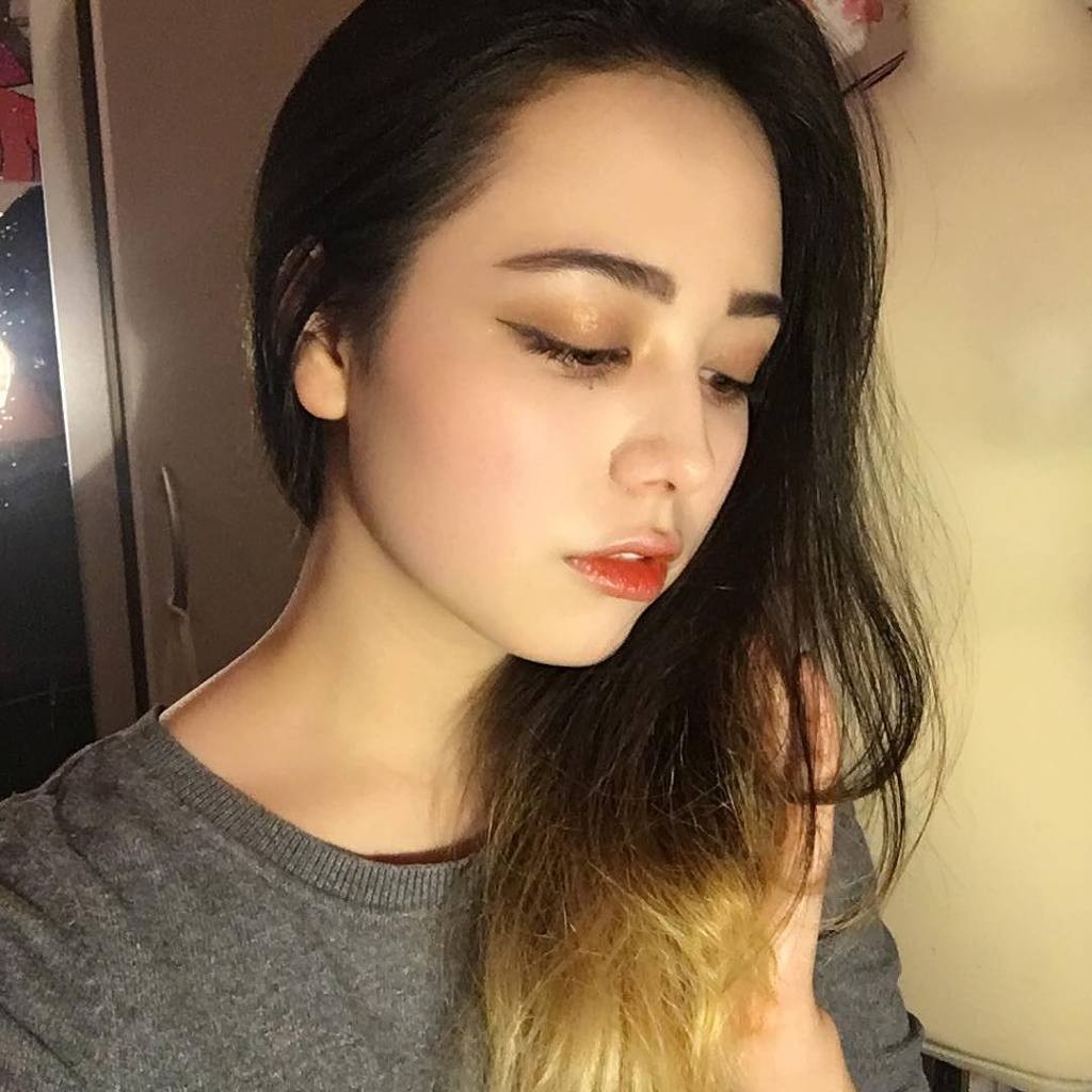 엉뚱발랄 엘리의 한국생활 만렙도전기 | 인스티즈