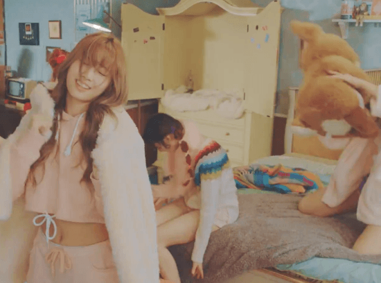 언니들 타격하고 너무 좋아하는 쯔위.gif | 인스티즈