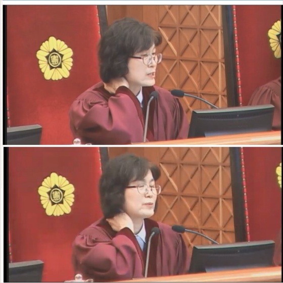 뒷목 잡는 이정미 헌재소장 권한대행 사진 온라인 화제 | 인스티즈