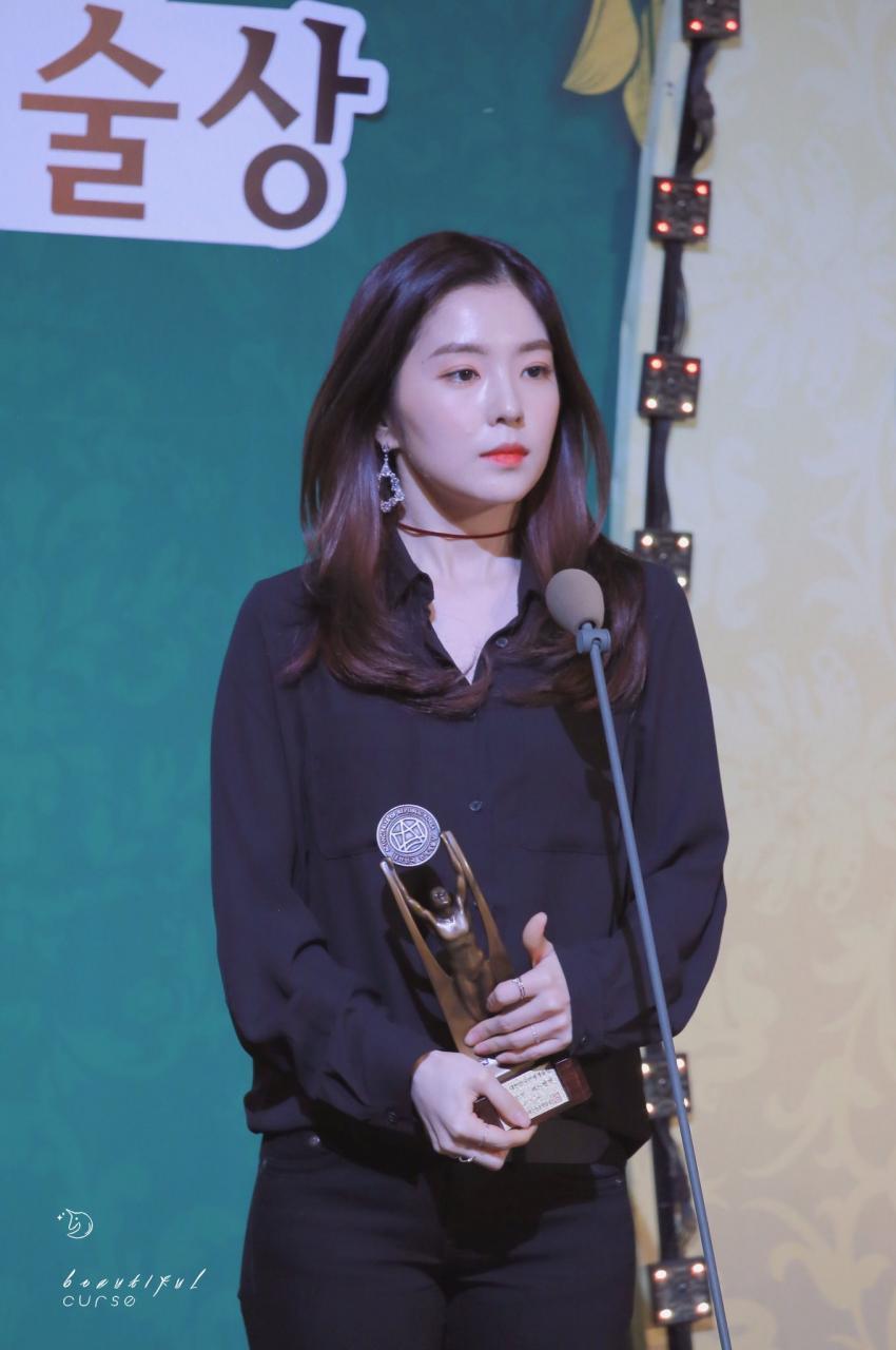 대한민국 연예예술상 신입그룹상을 받은 레드벨벳 | 인스티즈