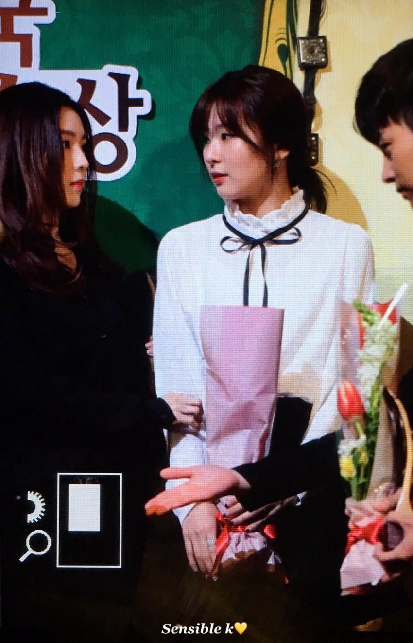 대한민국 연예예술상 신입그룹상을 받은 레드벨벳 | 인스티즈