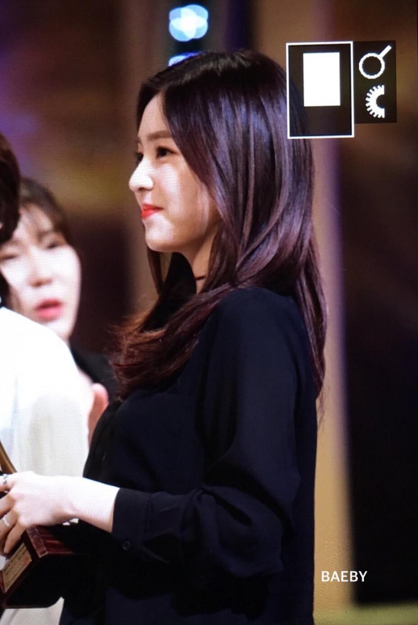 대한민국 연예예술상 신입그룹상을 받은 레드벨벳 | 인스티즈