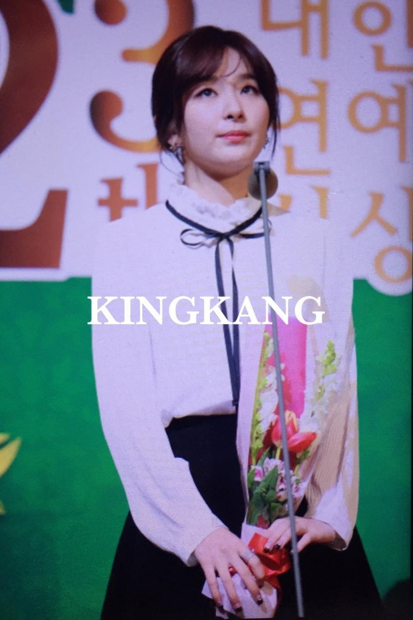 대한민국 연예예술상 신입그룹상을 받은 레드벨벳 | 인스티즈