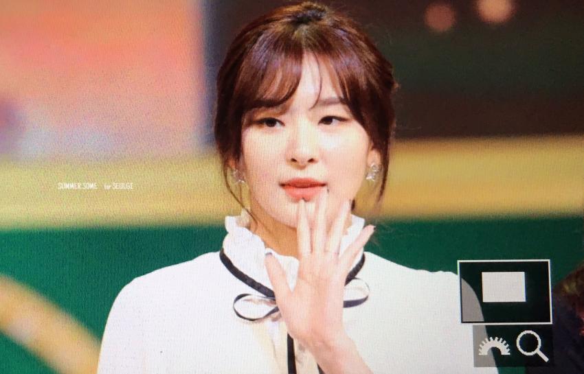 대한민국 연예예술상 신입그룹상을 받은 레드벨벳 | 인스티즈