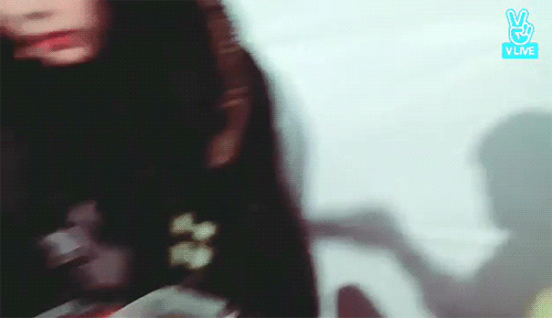 [트와이스] 정연언니가 팬들한테 말하고 있는데 팬들 대신 대답하는 쯔위ㅋ | 인스티즈