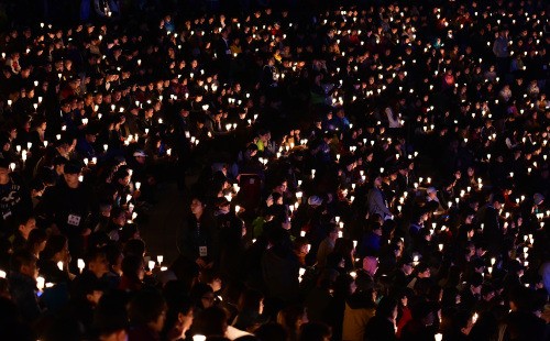 나의 사진 앞에 서 있는 그대, 제발 눈물을 멈춰요.jpg | 인스티즈