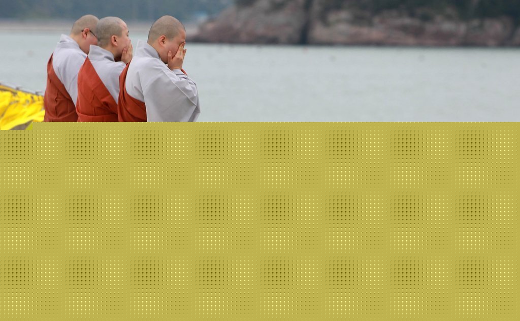 나의 사진 앞에 서 있는 그대, 제발 눈물을 멈춰요.jpg | 인스티즈