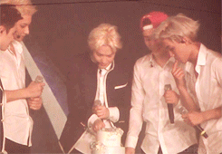 습기때문에 불쾌지수 높아져서 쓰는 팬아저 모음 / 팬 아니어도 저장하는 짤 | 인스티즈