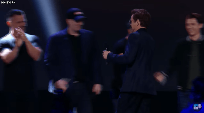 실제로 타노스를 만나자 경계하는 아이언맨 | 인스티즈