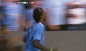 친정 팬들 보고싶어서 반대쪽까지 뛰어가는 이시대 진정한 그라운드의 로맨티스트 | 인스티즈