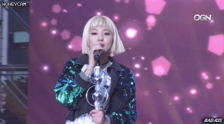 어제자 가사 까먹고 멘탈나간 안지영.gif | 인스티즈