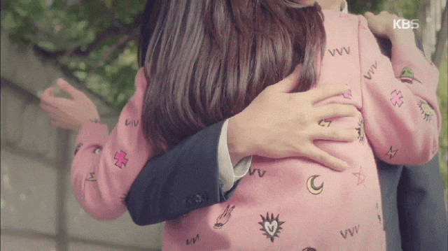 사약길 걷게 만드는 어제자 장나라 장기용 포옹씬 (feat. ROTC 제복^^)| | 인스티즈